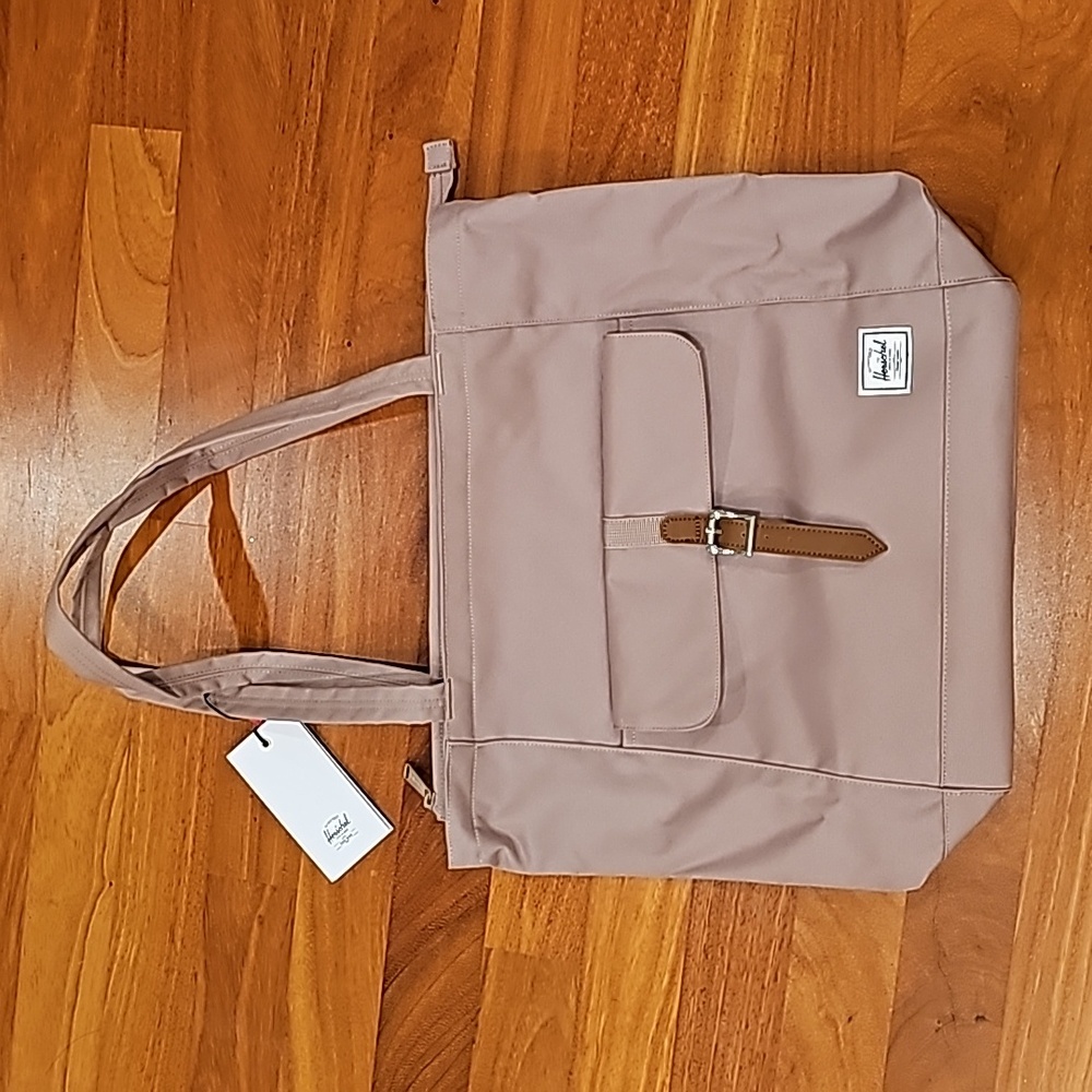 Brand New w/tag, Hershey Retreat Tote in Ash Rose Color